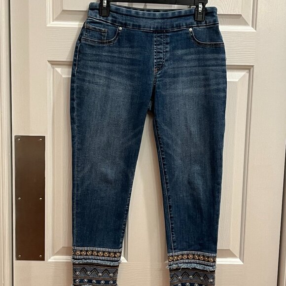 Chico's Jeans Women's 0P / US 4P Pull on Stretch Jegging Ankle Embroidered Hem - Picture 1 of 9